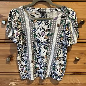 100 percent linen Ann Taylor flutter sleeve blouse in white with floral print